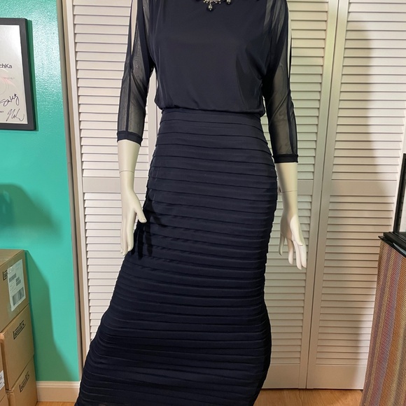 Adrianna Papell illusion accordion pleat beaded navy long gown, 4 - Picture 2 of 8